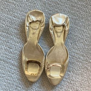 COPY - Authentic Roger Vivier gold flats. Gently used!